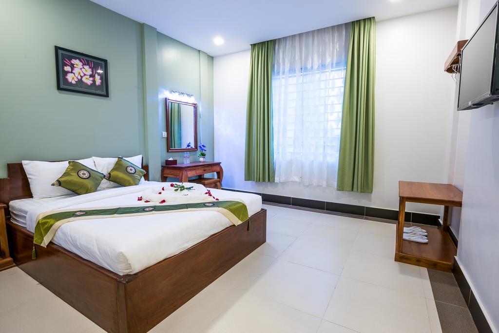 Ny Ka Smy Hotel Phnom Penh Exterior photo